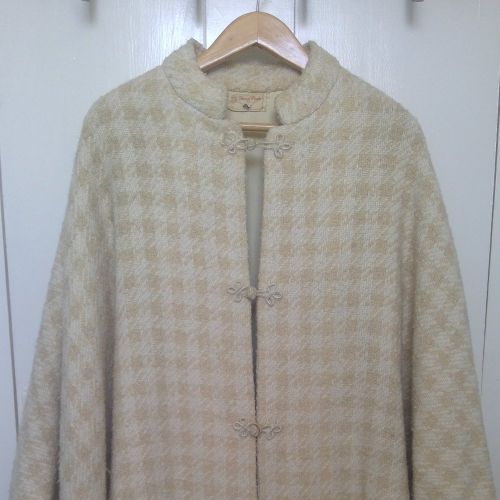 Vintage Cream & Off-White Cape
